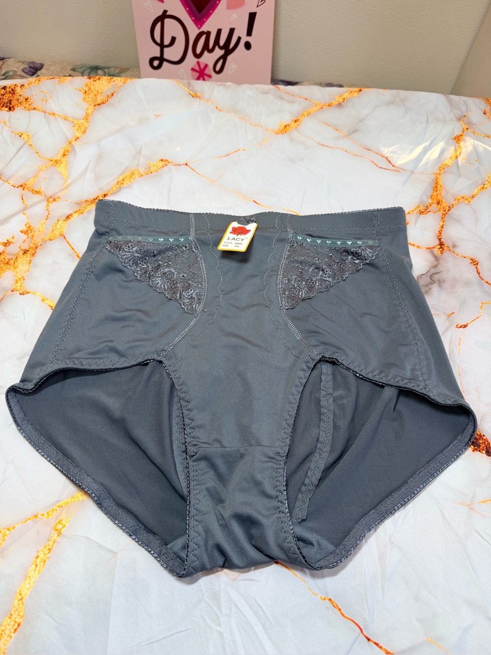 Lacy Waist slimmer size 3XL NWT!